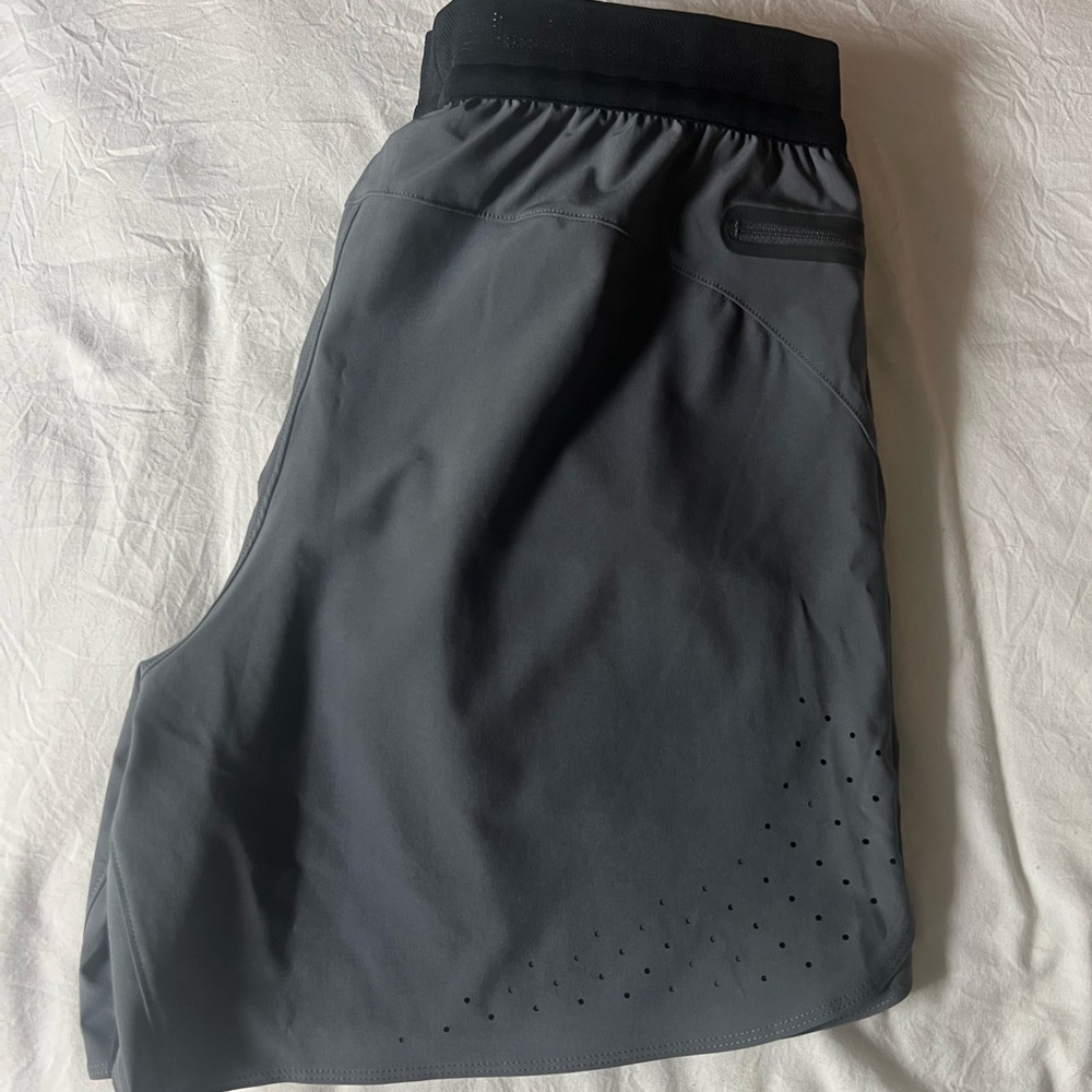 Under Armour Peak Woven Shorts